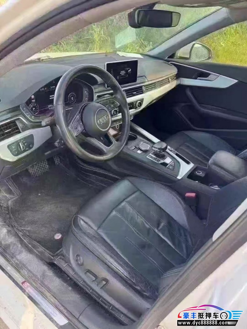 19年奥迪A4L轿车抵押车出售