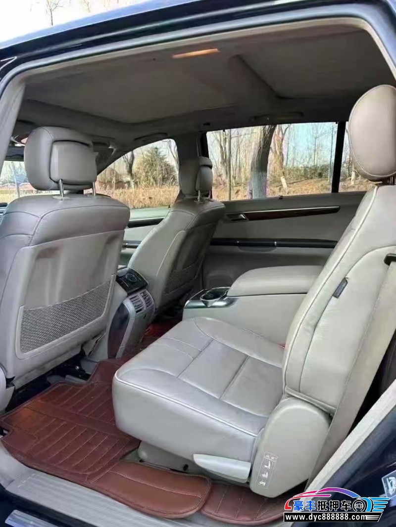 14年奔驰R轿车抵押车出售