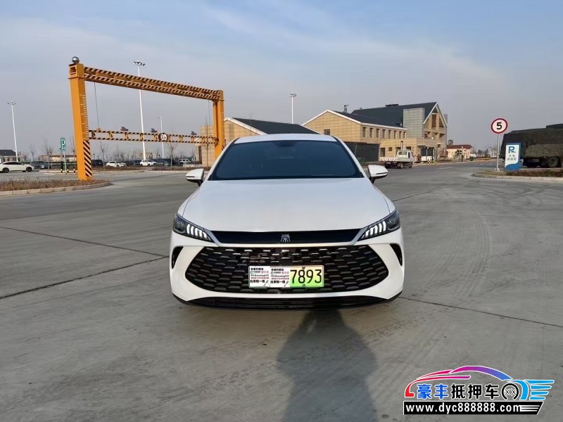 25年比亚迪秦轿车抵押车出售