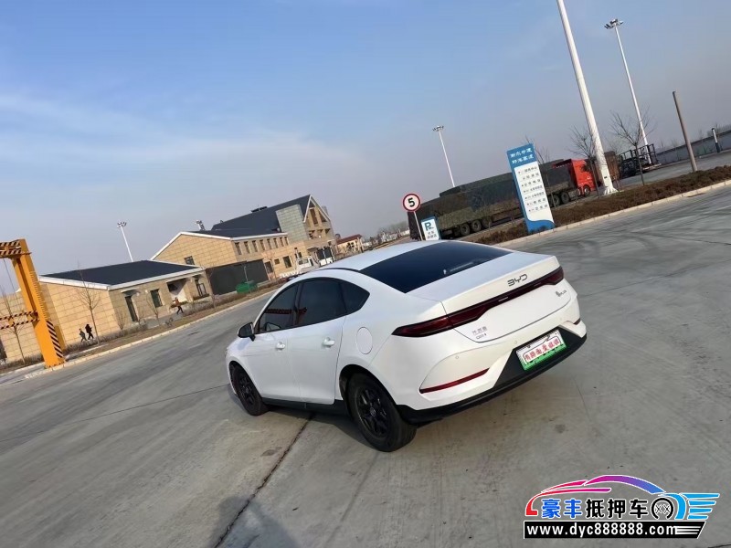 25年比亚迪秦轿车抵押车出售