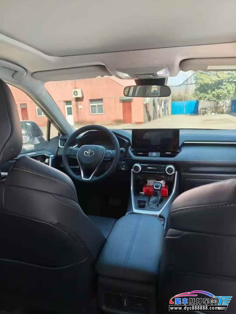 24年丰田威兰达轿车抵押车出售