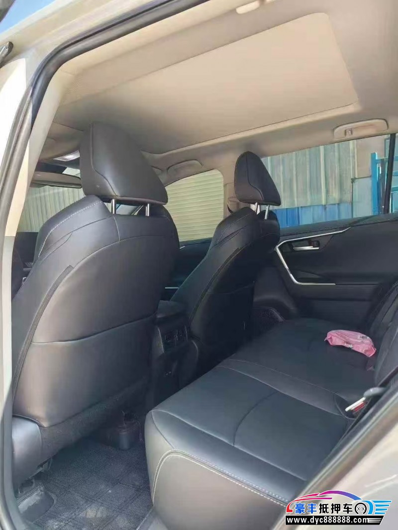 24年丰田威兰达轿车抵押车出售