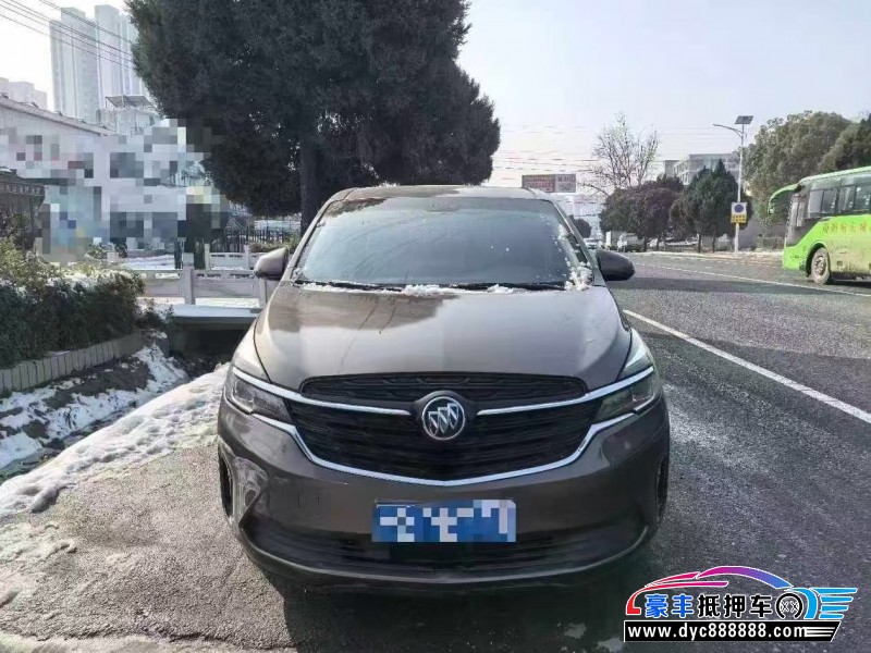 抵押车出售21年别克GL8轿车