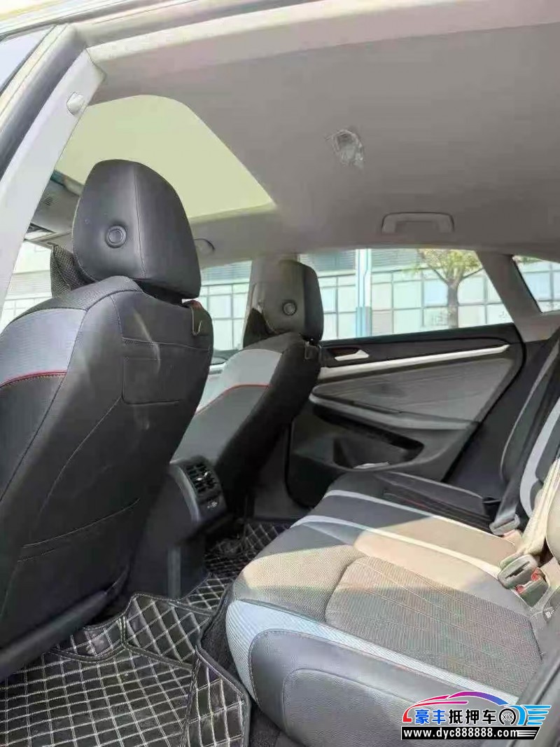 25年大众凌渡轿车抵押车出售