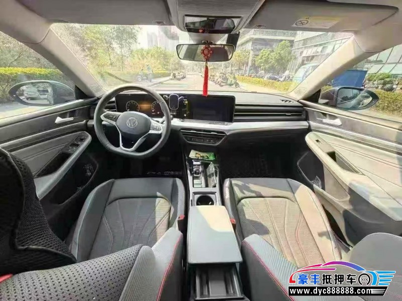 25年大众凌渡轿车抵押车出售