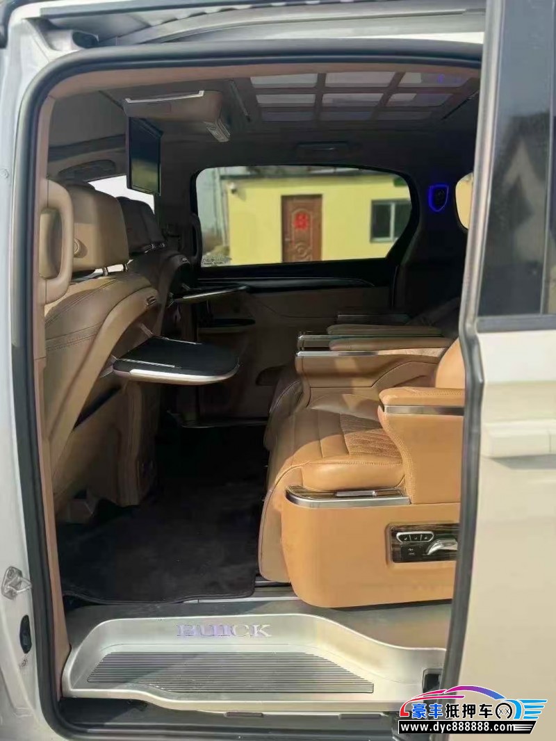 20年别克GL8轿车抵押车出售