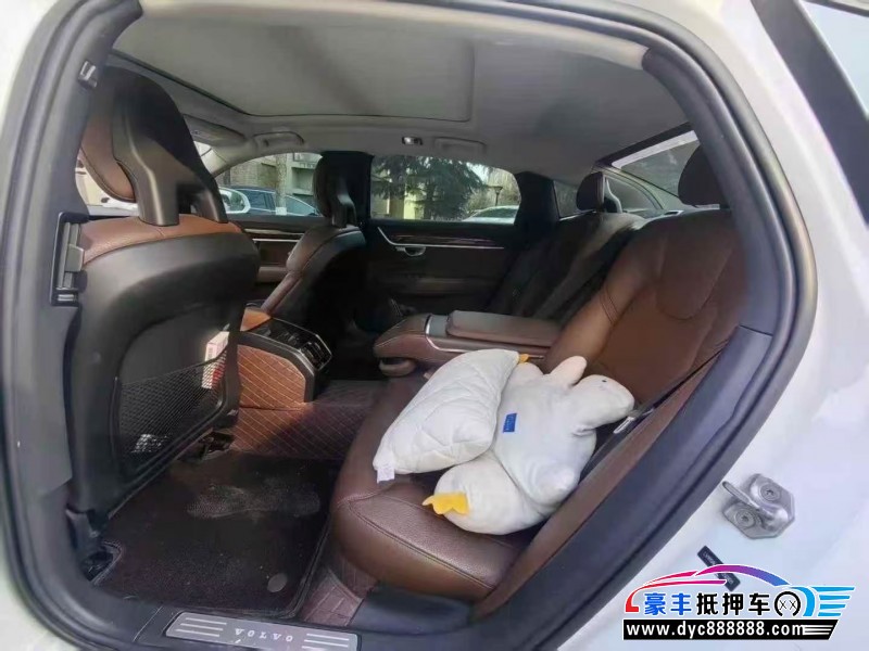18年沃尔沃S90轿车抵押车出售