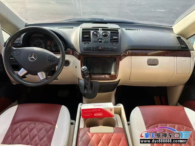 17年奔驰唯雅诺轿车抵押车出售