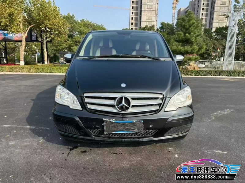 抵押车出售17年奔驰唯雅诺轿车