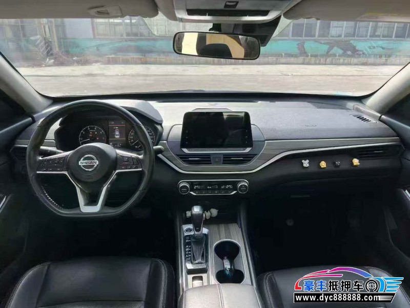 20年日产天籁轿车抵押车出售