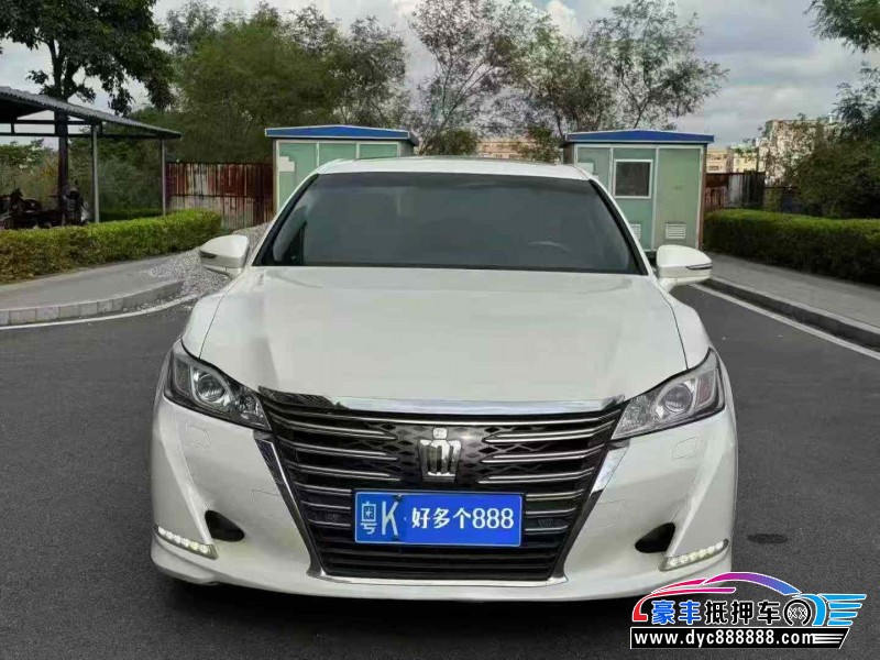 抵押车出售18年丰田皇冠轿车