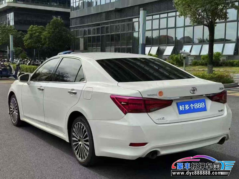 18年丰田皇冠轿车抵押车出售