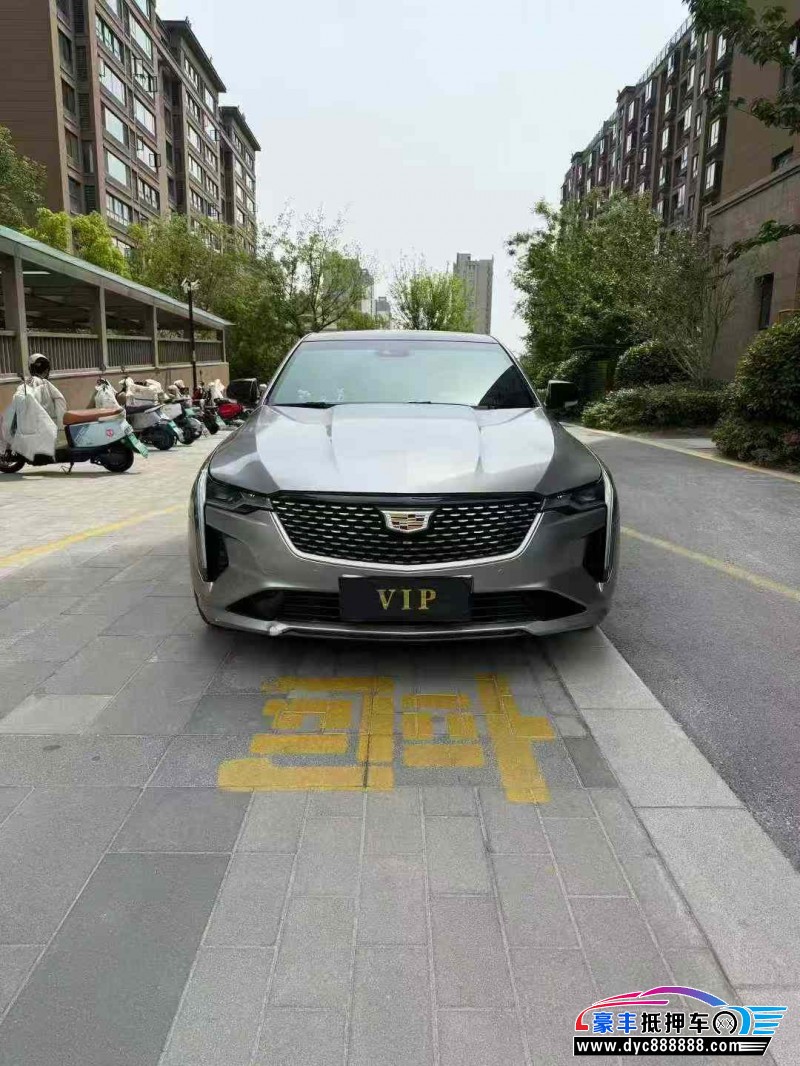 抵押车出售22年凯迪拉克CT4轿车