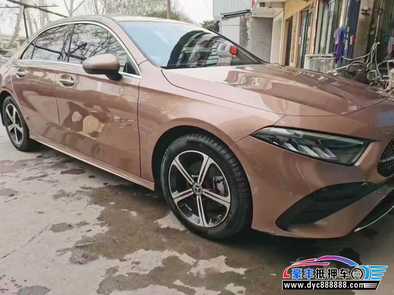 23年奔驰A轿车抵押车出售