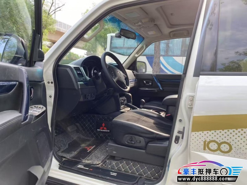 19年三菱帕杰罗SUV抵押车出售