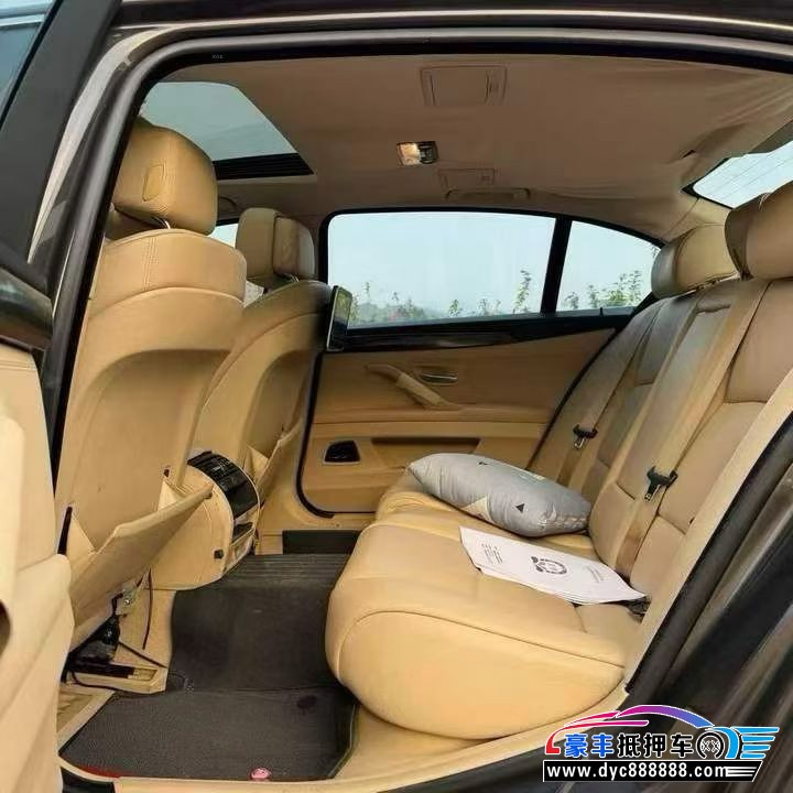 13年宝马5系轿车抵押车出售