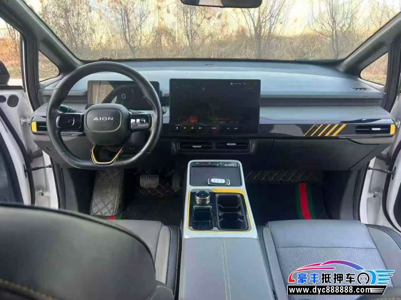 22年埃安Y70轿车抵押车出售