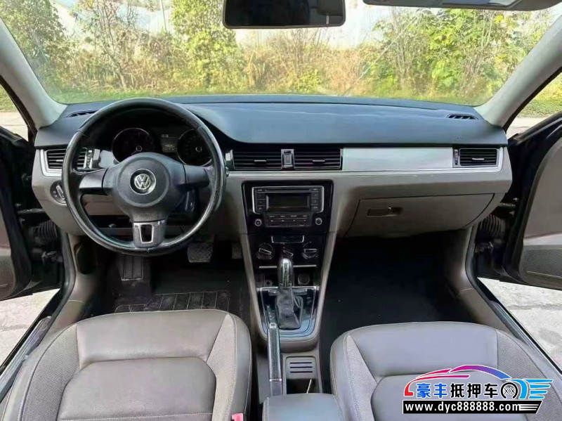 14年大众宝来轿车抵押车出售