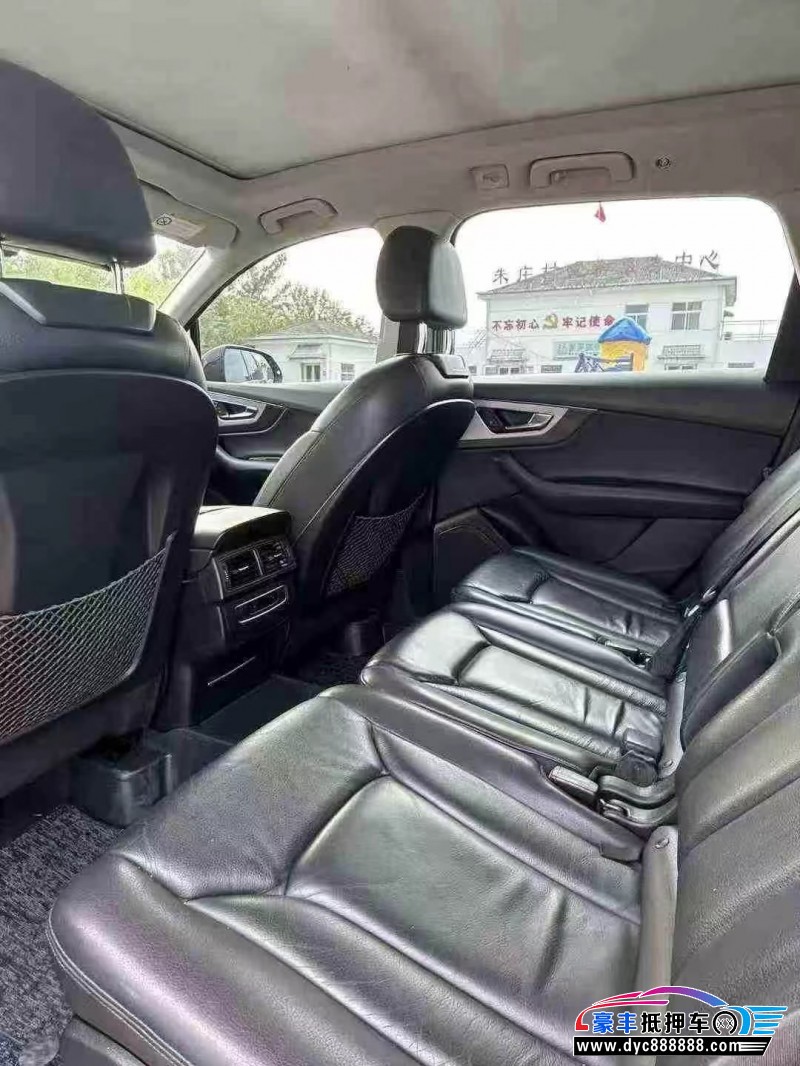 16年奥迪Q7轿车抵押车出售