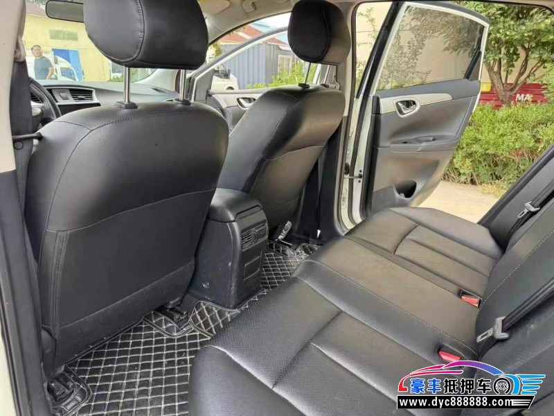 22年日产轩逸轿车抵押车出售