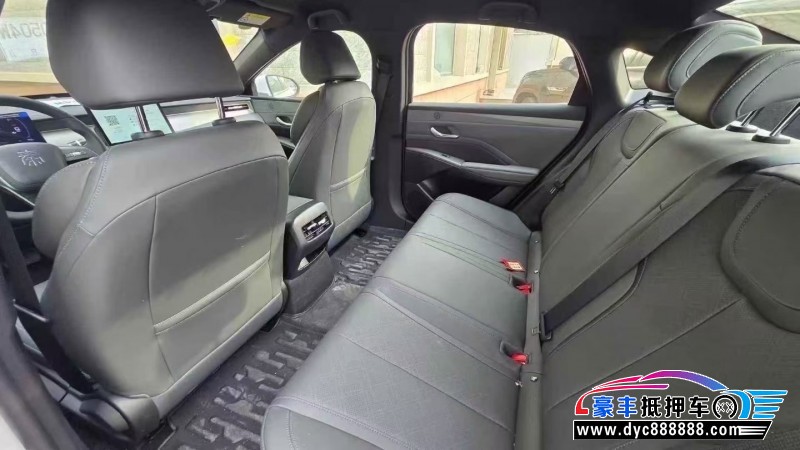 26年比亚迪秦轿车抵押车出售