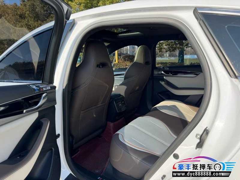 23年比亚迪秦轿车抵押车出售