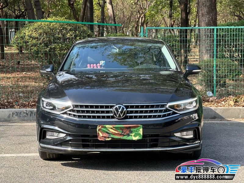 抵押车出售24年大众迈腾轿车