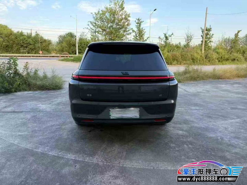 23年理想L8轿车抵押车出售