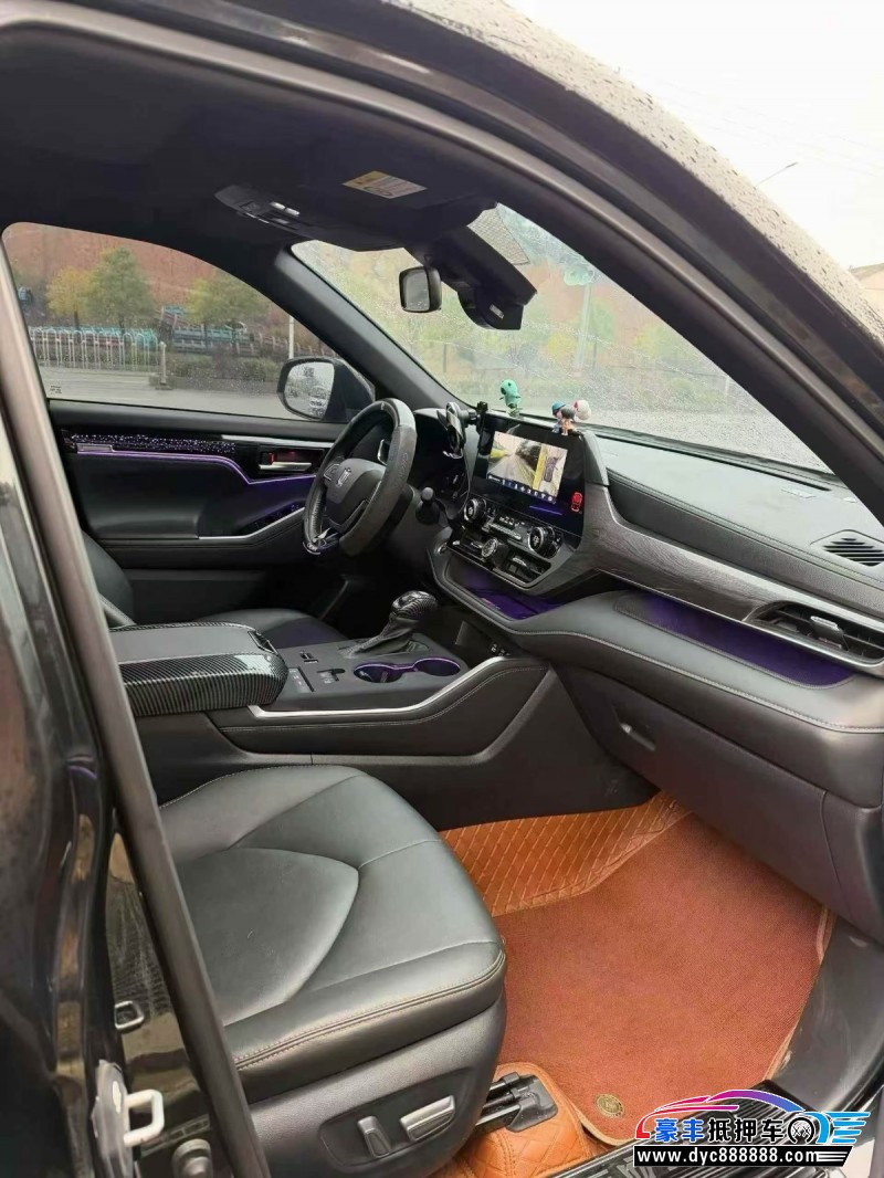 24年丰田皇冠陆放轿车抵押车出售