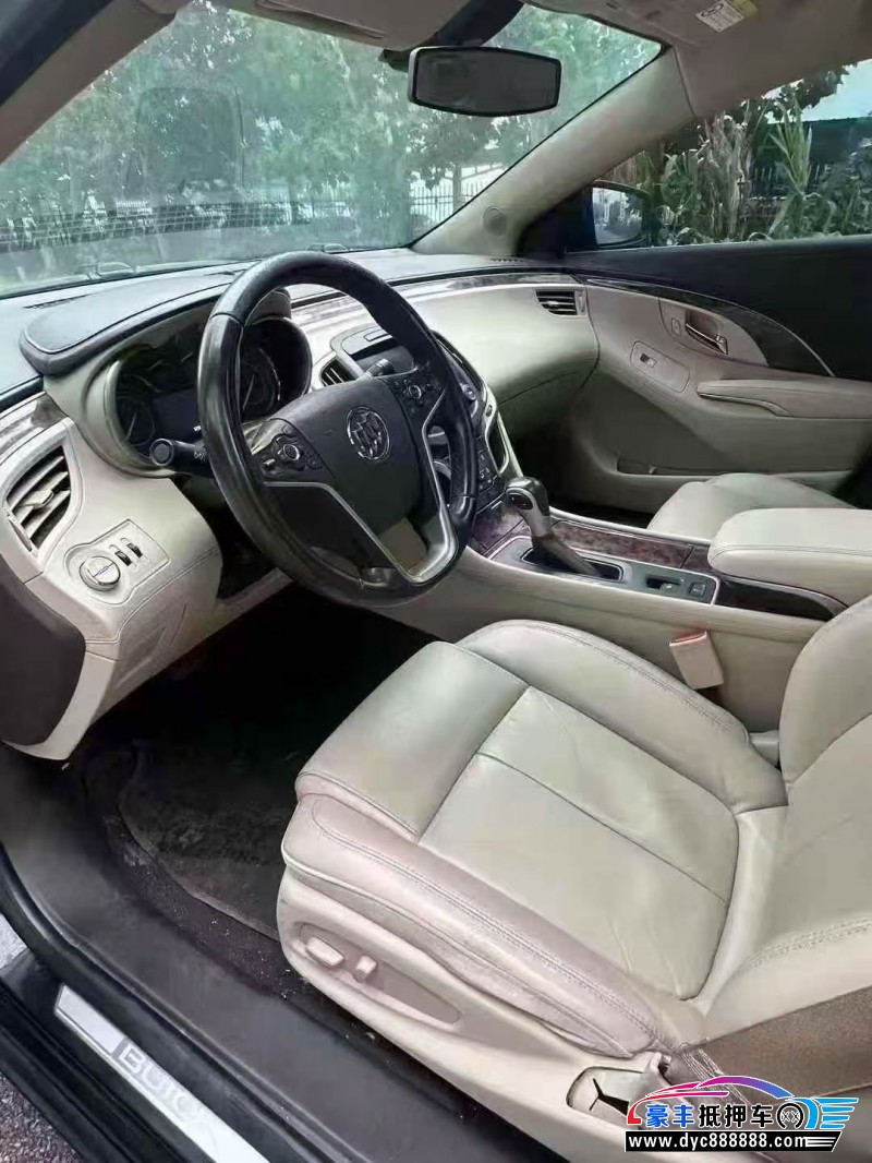 15年别克君越轿车抵押车出售