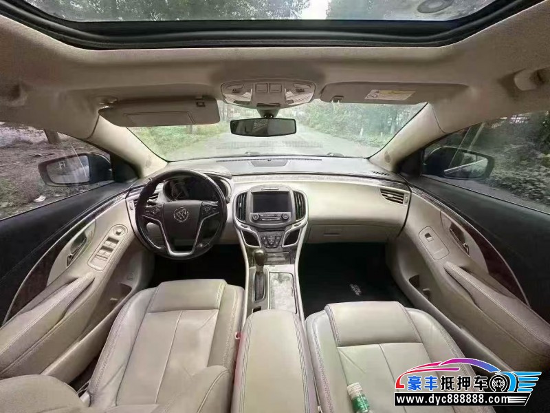 15年别克君越轿车抵押车出售