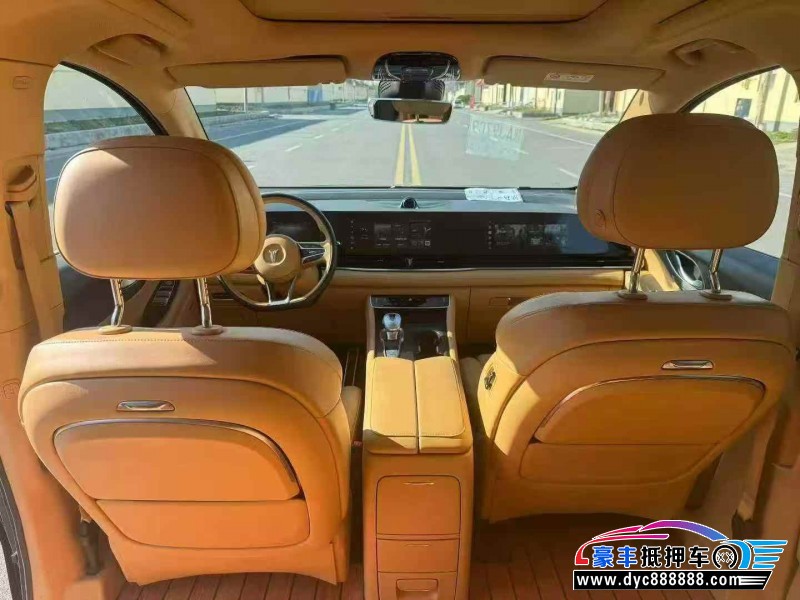 23年岚图梦想家轿车抵押车出售