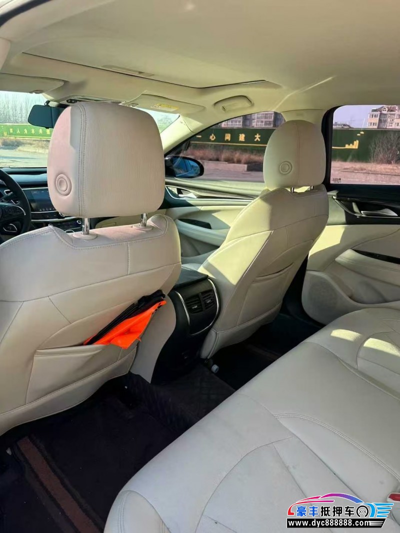 20年别克君越轿车抵押车出售