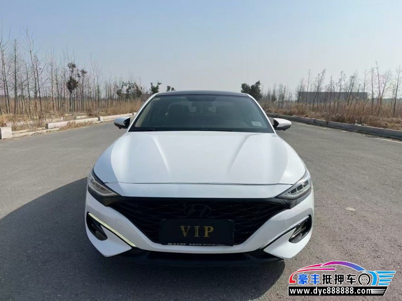 抵押车出售19年现代菲斯塔轿车