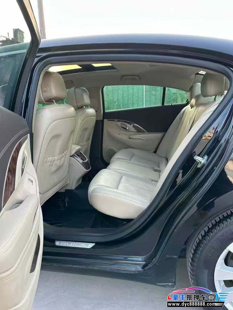 16年别克君越轿车抵押车出售