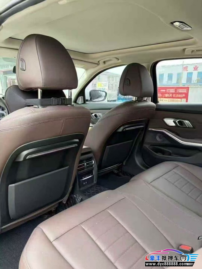 21年宝马3系轿车抵押车出售