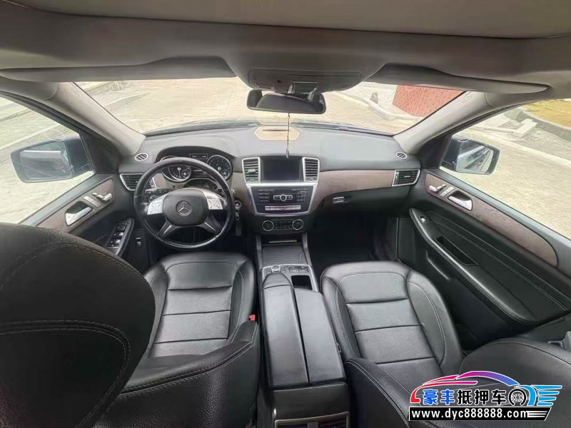 13年奔驰ML轿车抵押车出售