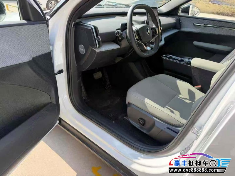 25年沃尔沃ex30轿车抵押车出售