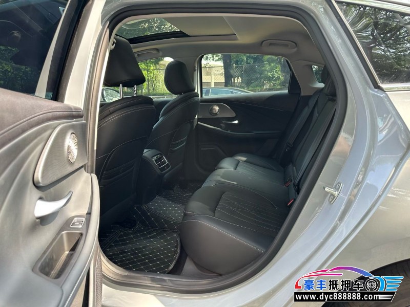 25年奇瑞艾瑞泽轿车抵押车出售