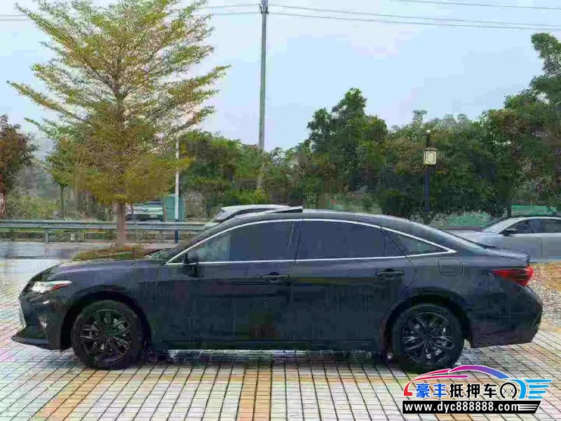 22年丰田亚洲龙轿车抵押车出售