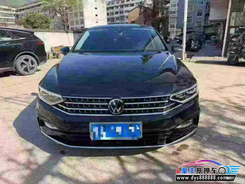 抵押车出售24年大众迈腾轿车