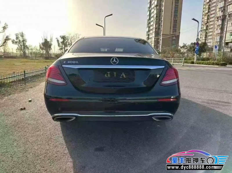 19年奔驰E轿车抵押车出售