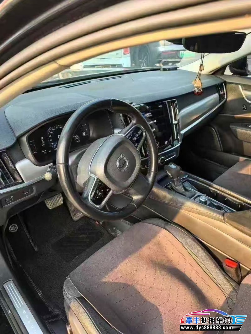 20年沃尔沃S90轿车抵押车出售