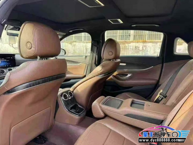 21年奔驰E轿车抵押车出售