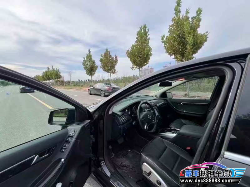 14年奔驰R轿车抵押车出售