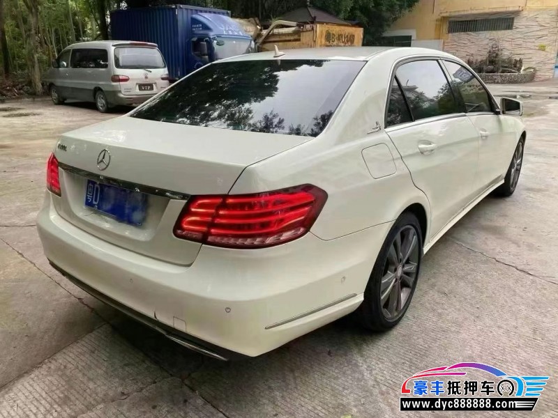 16年奔驰E轿车抵押车出售