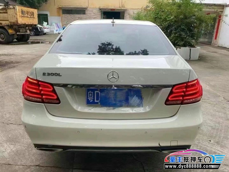 16年奔驰E轿车抵押车出售