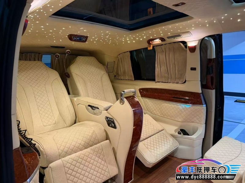 17年奔驰V轿车抵押车出售