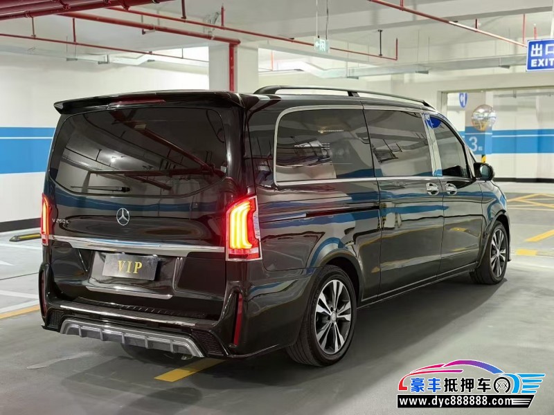 17年奔驰V轿车抵押车出售