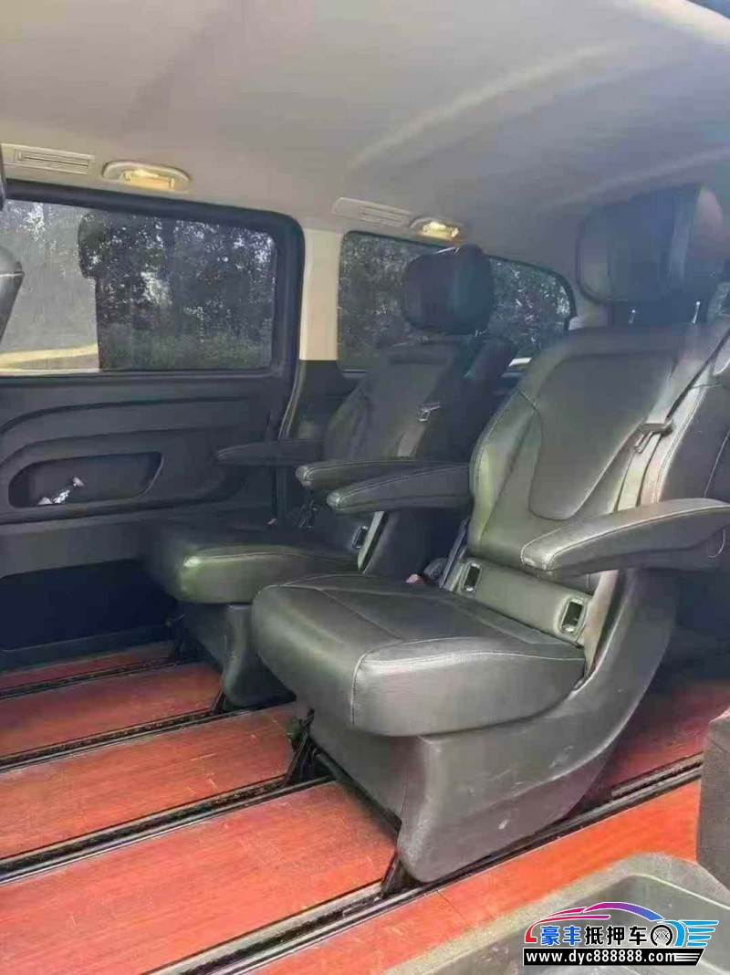 20年奔驰威霆轿车抵押车出售